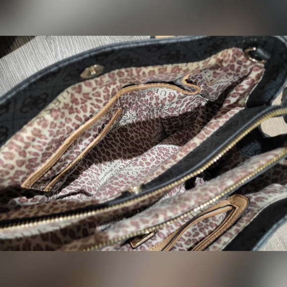 GUESS black and tan purse - Picture 9 of 16